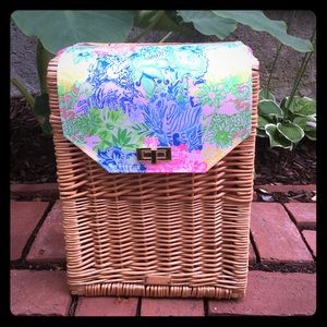 New Lilly Wine and Picnic Basket